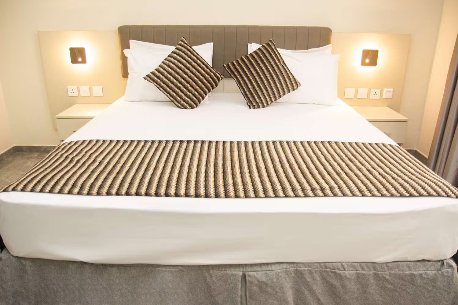 Superior Room | 1 King Bed